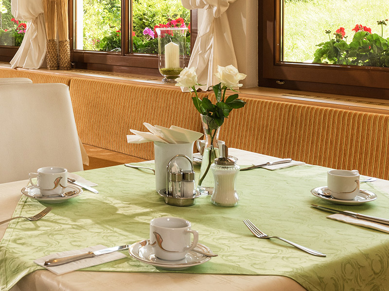 Hotel_Puint_Wellnesshotel_Naturhotel_Serfaus_Fiss_Ladis_Tirol_Kulinarium_Speisen_Essen_Mahlzeit_800x600_27.jpg